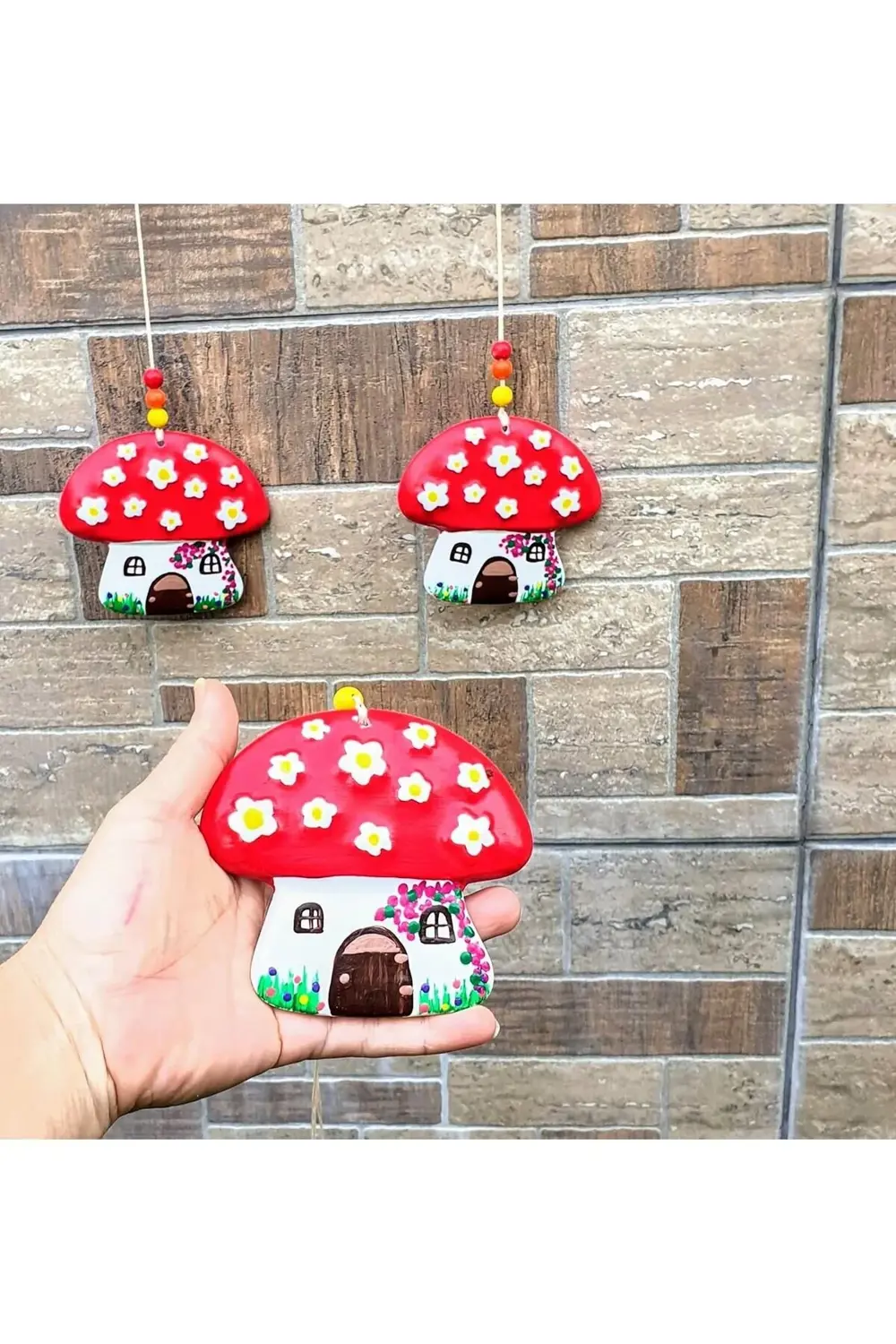 Yapımı Dekoratif Mantar Duvar Süsü, Kırmızı-Beyaz, Çiçek Desenli,