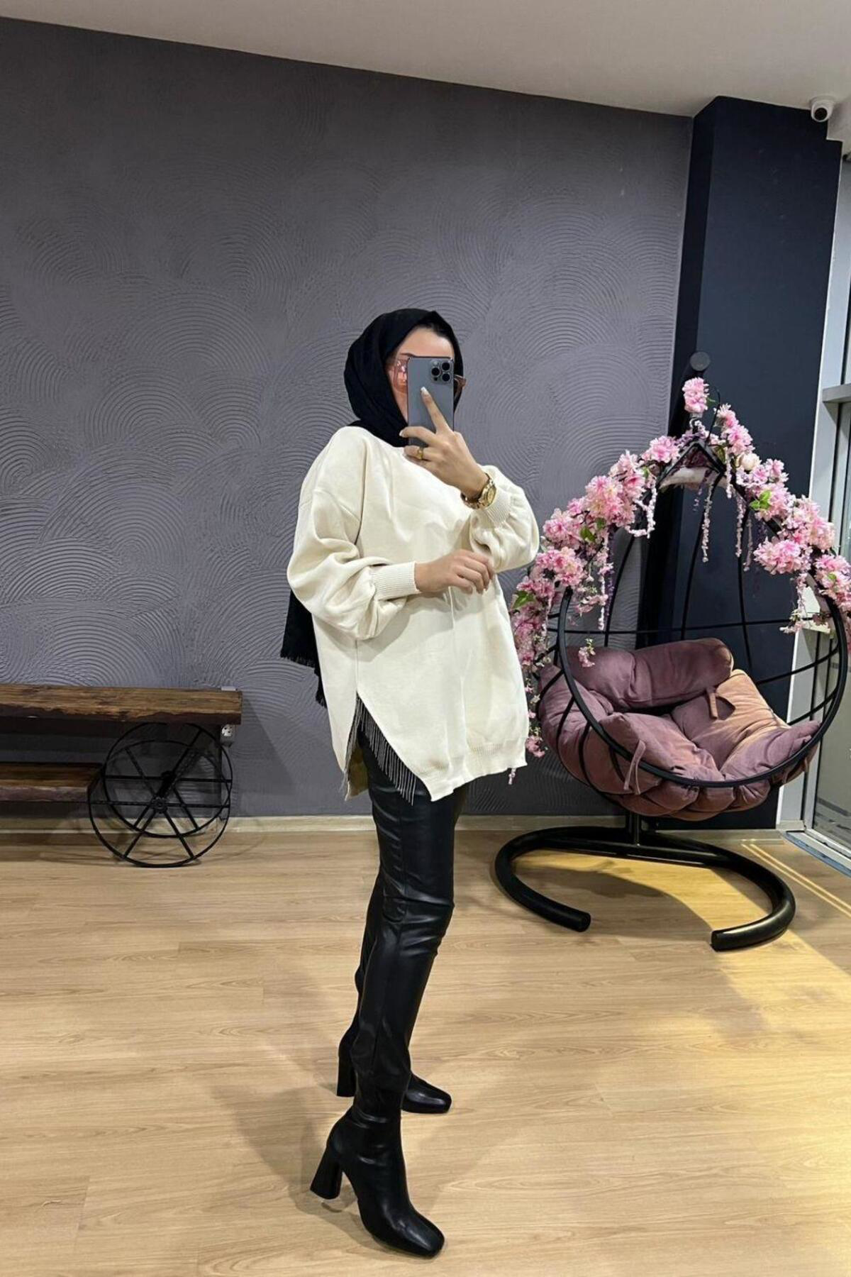 Şule Giyim Yarı Zincirli Triko Kazak Beyaz