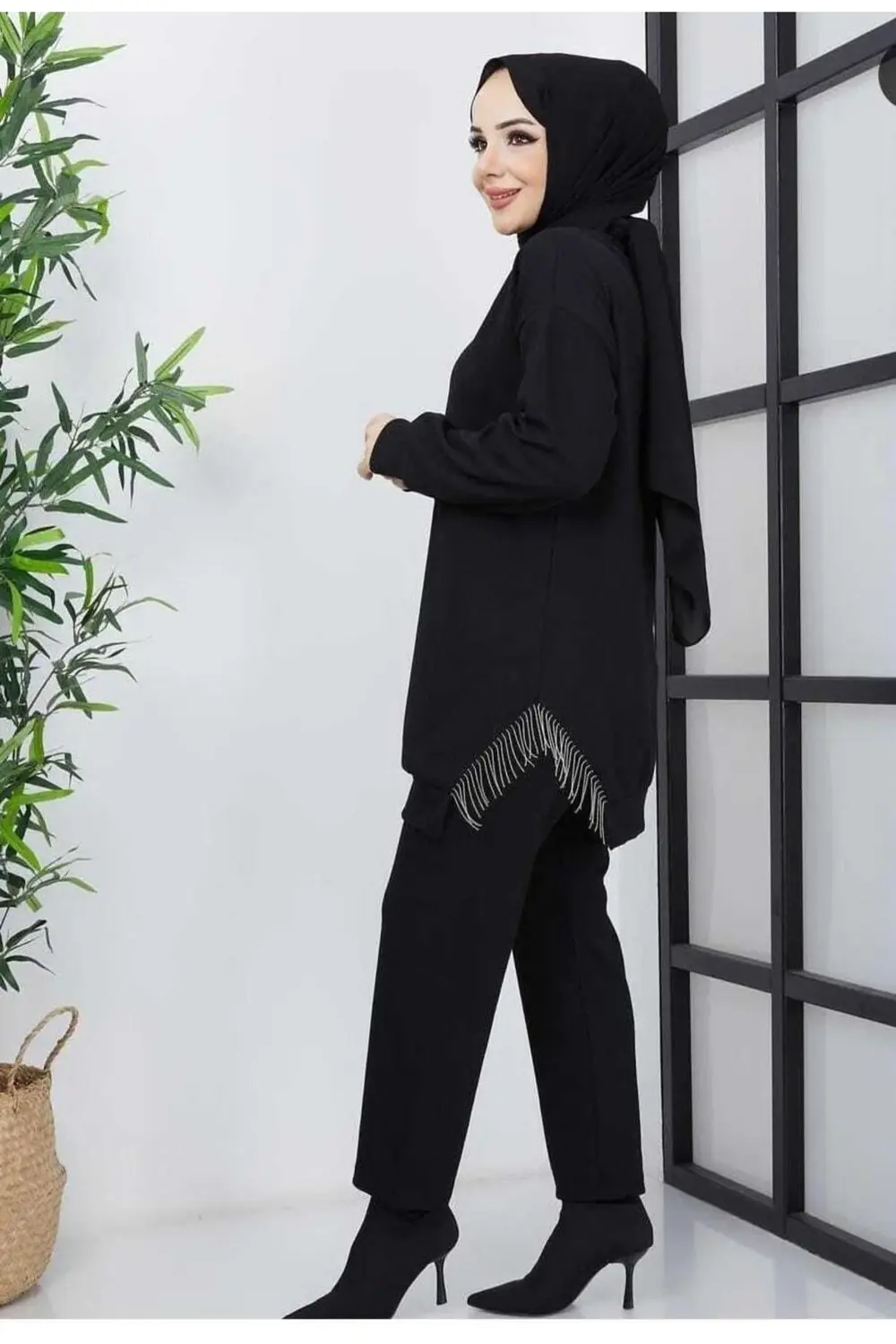 Yarı Zincirli Triko Tunik Siyah