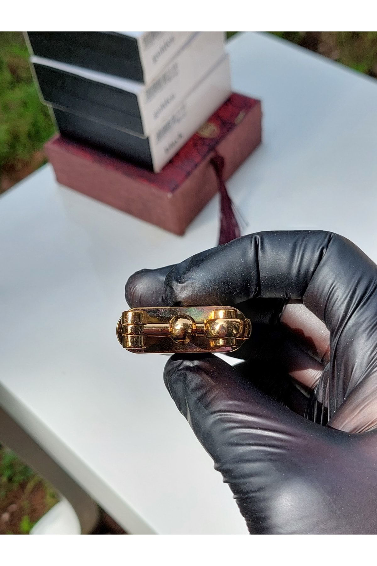 Pnp Yarım Kapaklı Gövde İşlemeli Klasik Gazlı Çakmak Siyah Üstü Gold