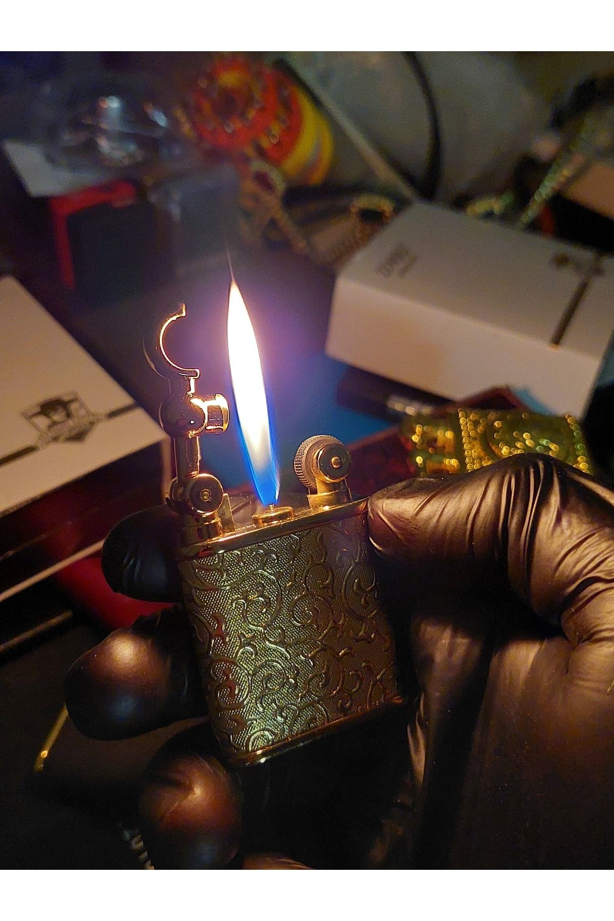 Pnp Yarım Kapaklı Gövde İşlemeli Klasik Gazlı Çakmak Siyah Üstü Gold