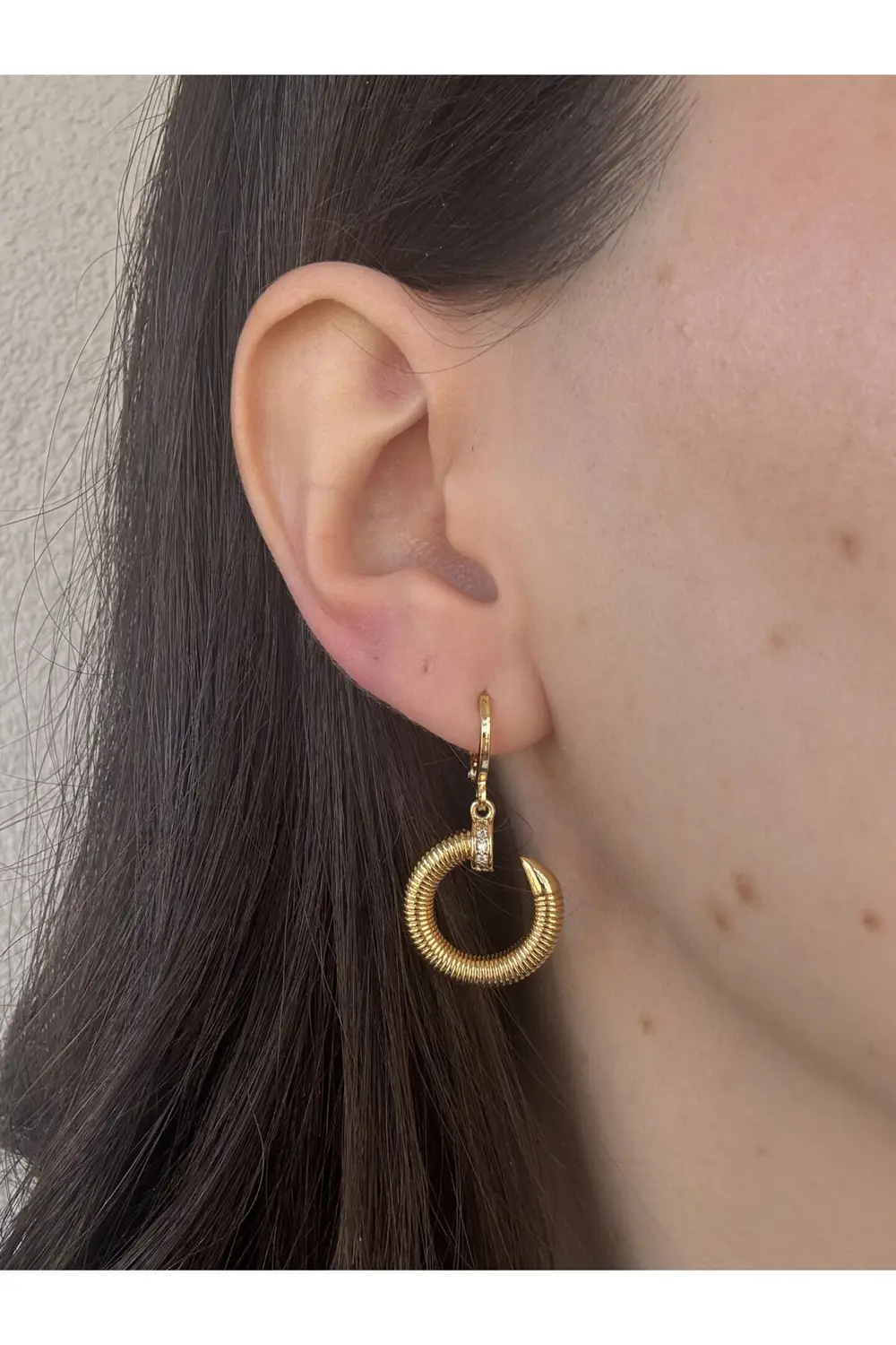 Atelier Emine Yarım Tur Gold Küpe