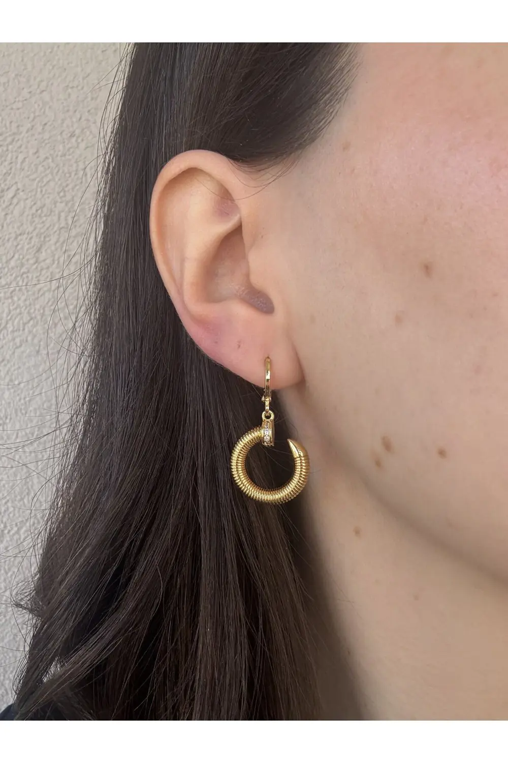 Atelier Emine Yarım Tur Gold Küpe