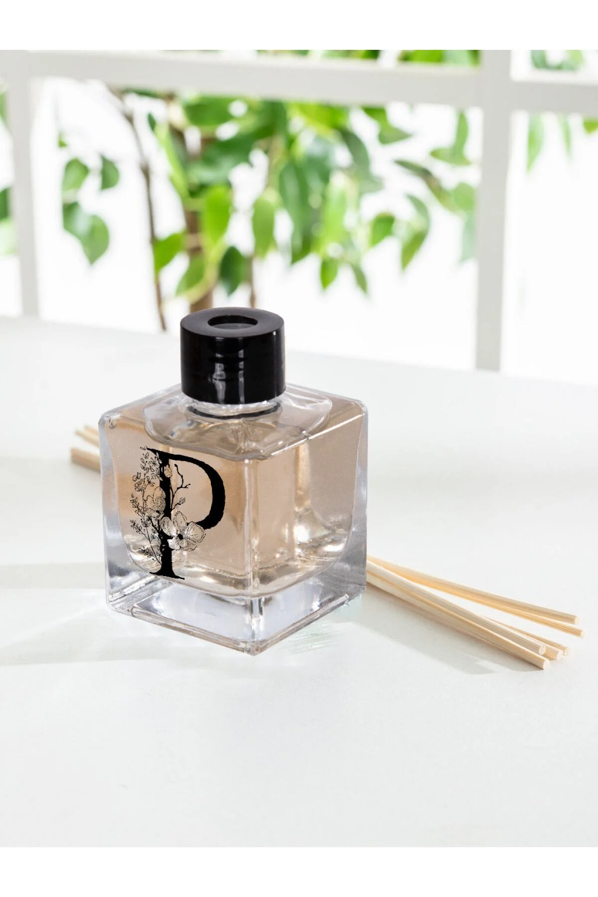 Yasemin Oda Kokusu P Harfli Çiçek Desenli 120 Ml