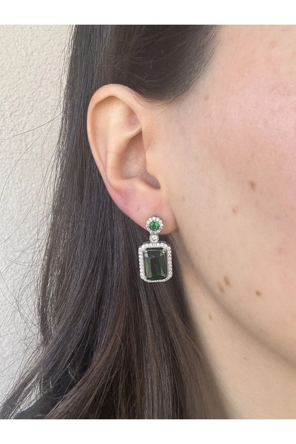 Atelier Emine Yaşil Zümrüt Baget Küpe