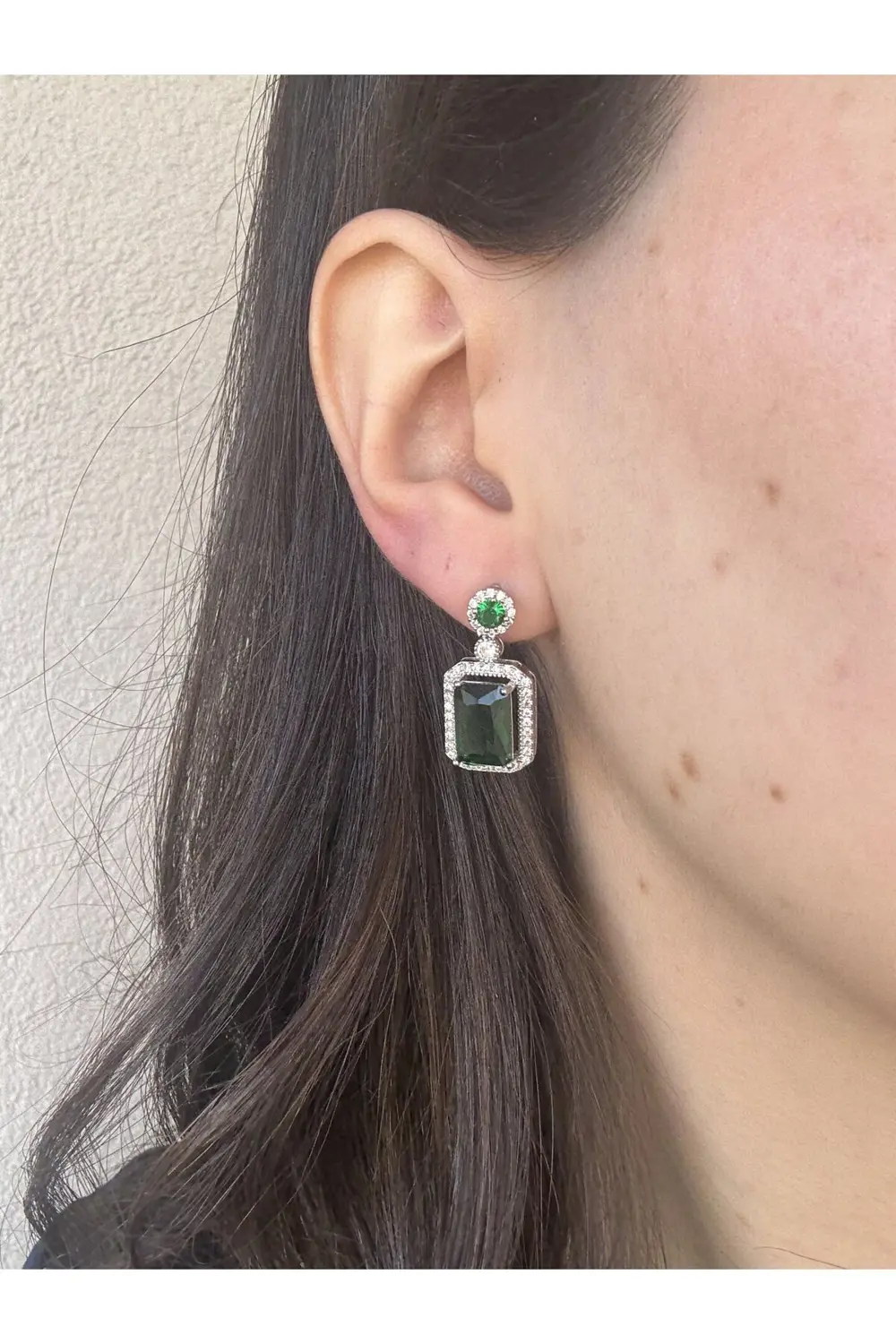 Atelier Emine Yaşil Zümrüt Baget Küpe