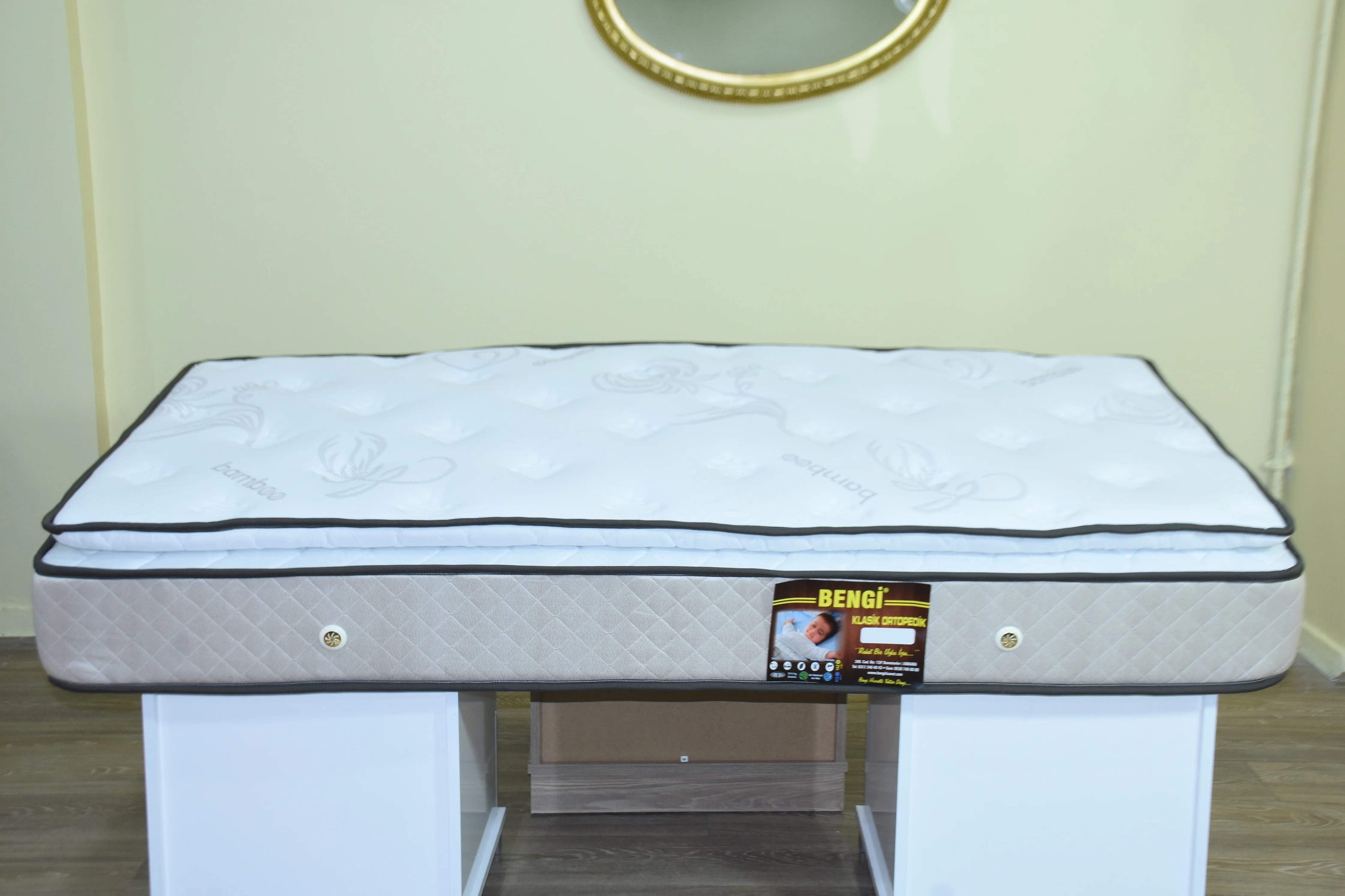 Yatak 17477 Pedli Full Ort Lüx Pamuklu Kumaş Çift Taraf Jakarlı M