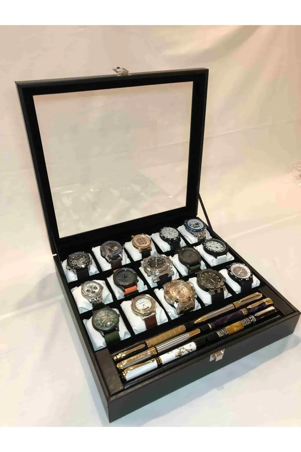 Yatak Odası Düzenleyici Dışı Siyah Içi Kadife 15 Farklı Gözlü Kol