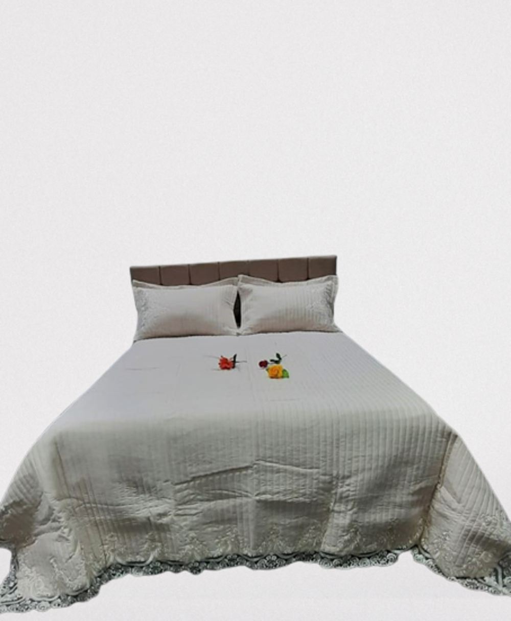 Yatak Örtüsü 19687 Zümrüt Çift Kişilik  Dantelli Krem %80 Pamuk E