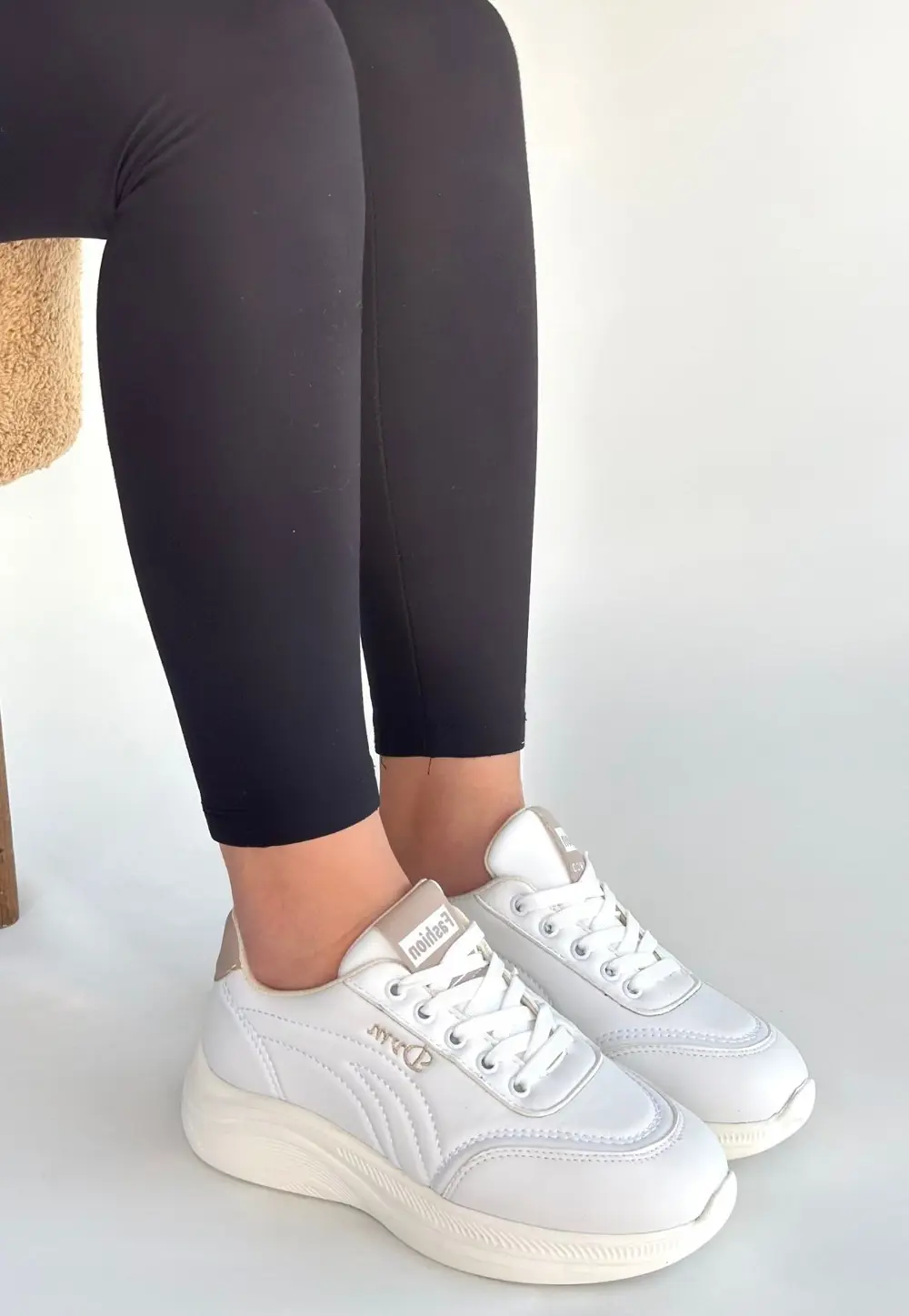 Yejja Beyaz Cilt Bağcıklı Spor Ayakkabı Yejja Beyaz Cilt Bağcıklı Spor Ayakkabı