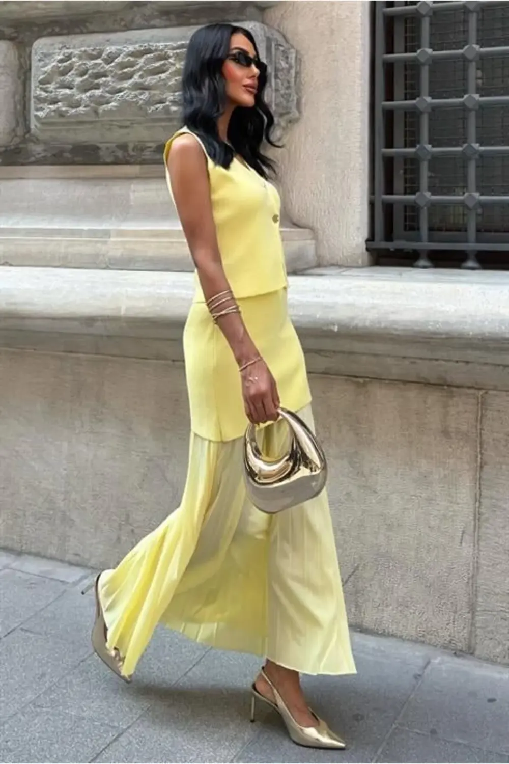 Yelekli Ve Pilise Etekli Triko Takım 10001