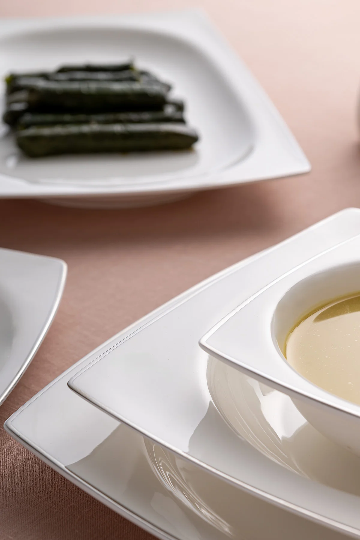 Yeni Karmen 60 Parça 12 Kişilik Yemek Takımı Kare Platin