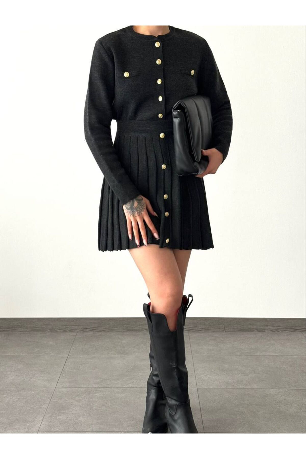 Abalı Yeni Model-Triko Düğmeli Etekli Takım  İtalian Model