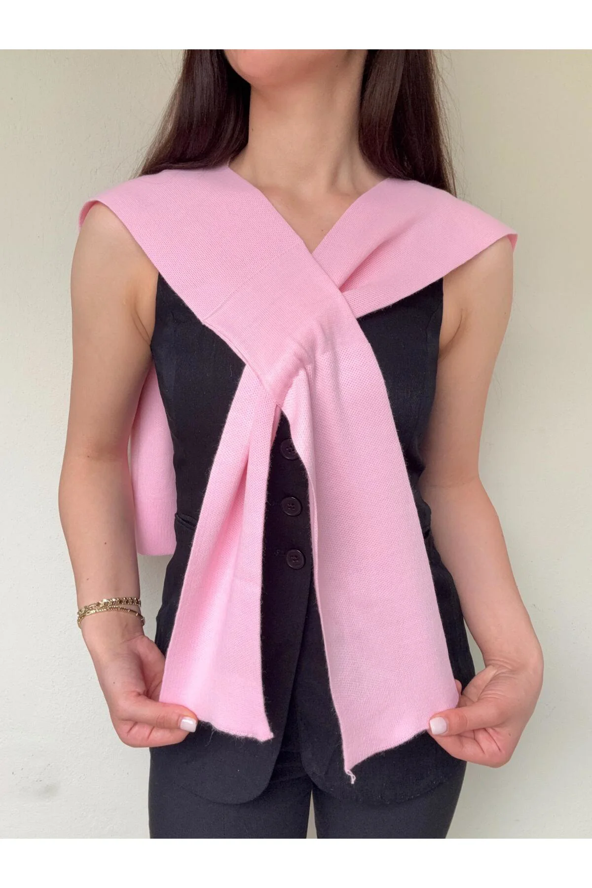 Yeni Stil Koldan Geçirmeli Pembe Triko Omuz Şalı