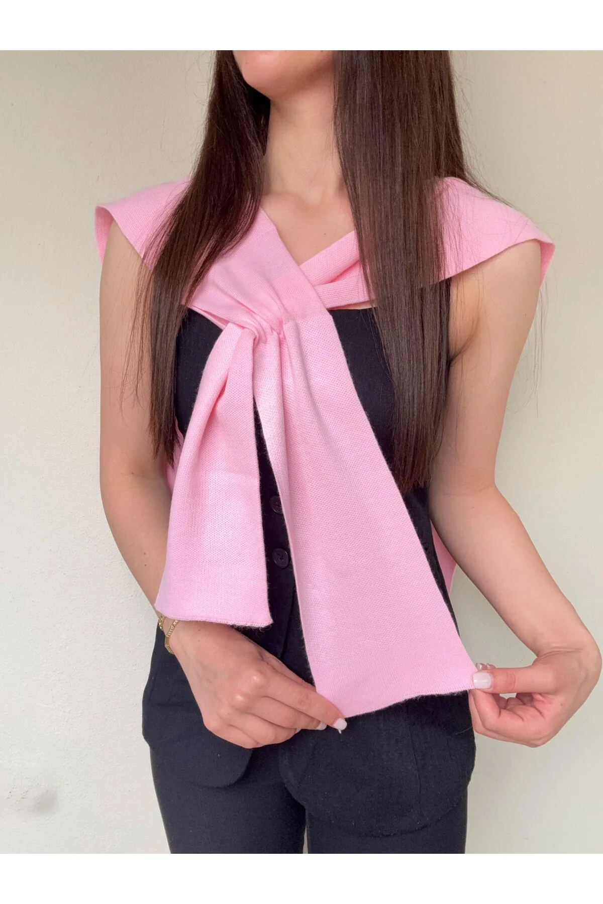 Yeni Stil Koldan Geçirmeli Pembe Triko Omuz Şalı
