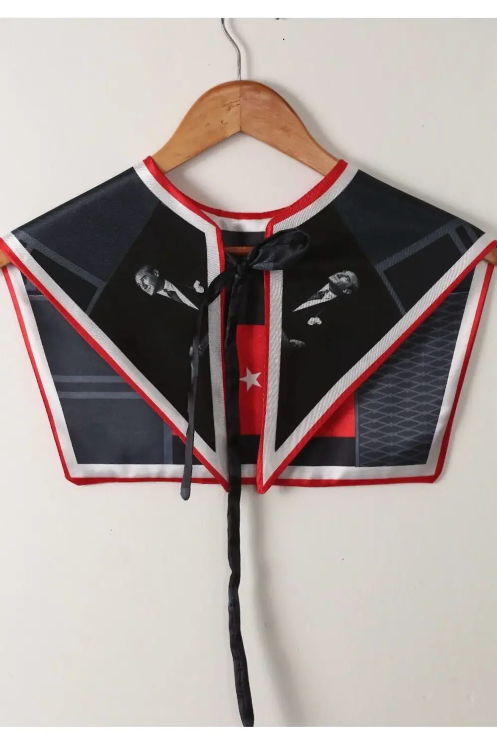 Yeni Stil Omuz Şalı Atatürk Fotoğraflı İmzalı Desenli