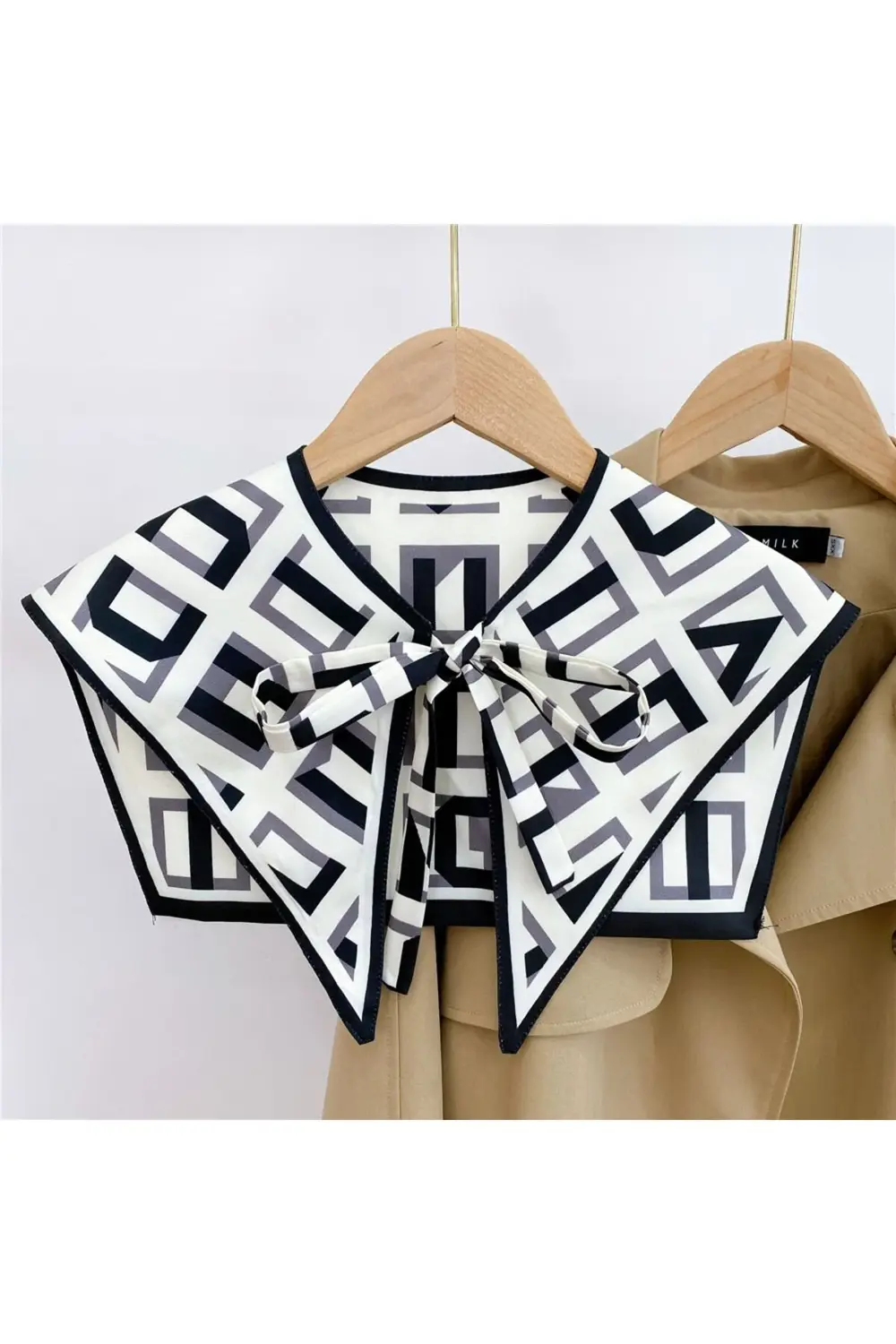 Yeni Stil Omuz Şalı Siyah Beyaz Desenli