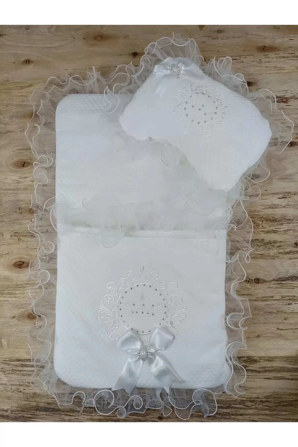 Yenidoğan Bal Peteği Taç Nakışlı Kundaklı Trilüks 3lü Alt Açma Se