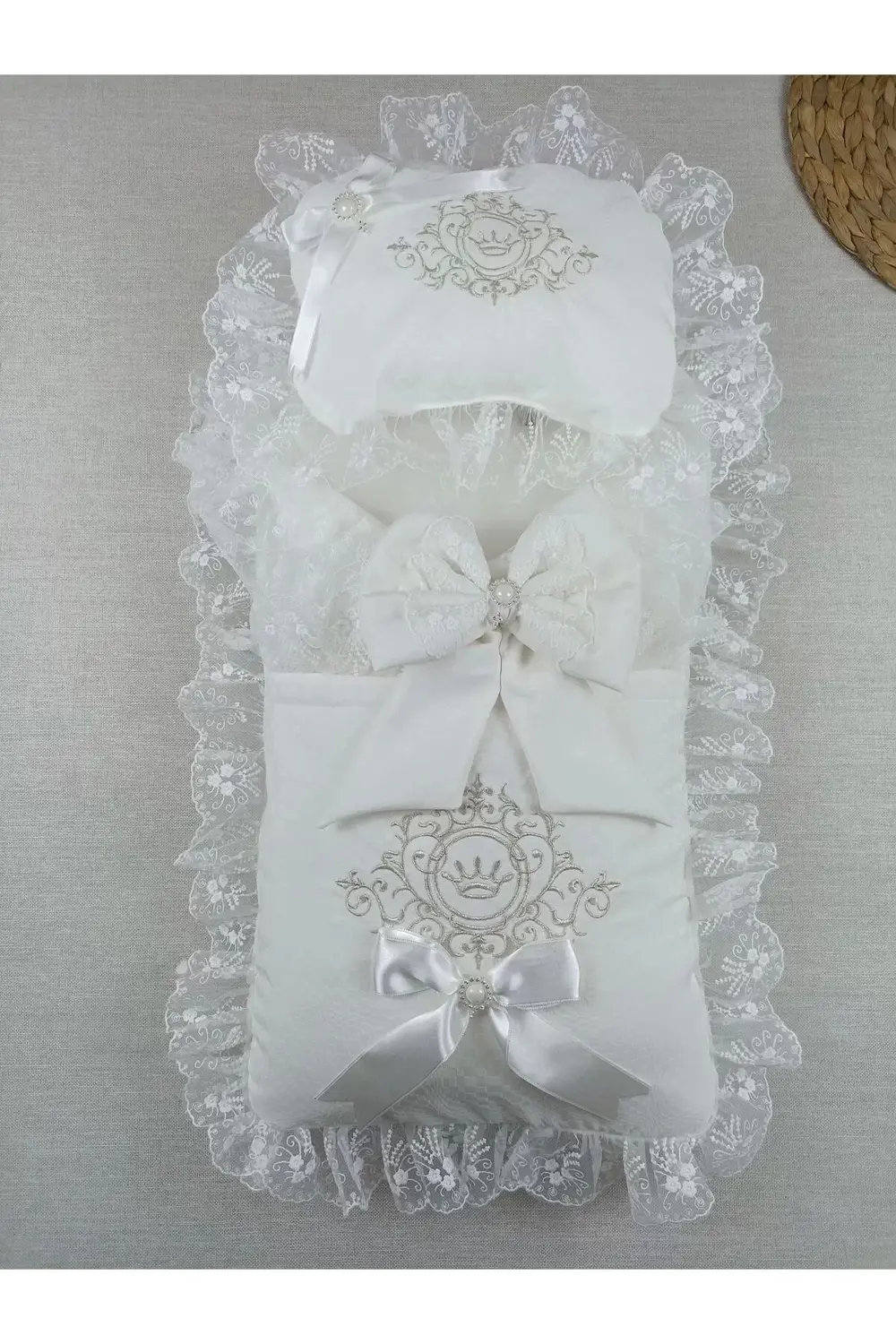 Yenidoğan Bambu Taç Nakışlı Kundaklı Trilüks 3lü Alt Açma Seti Ek