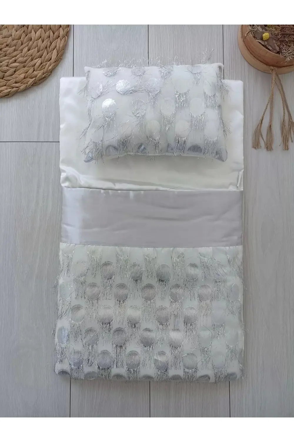 Yenidoğan İzmir İncisi Tül İşlemeli Pamuklu Fiyonklu Kundaklı Lük