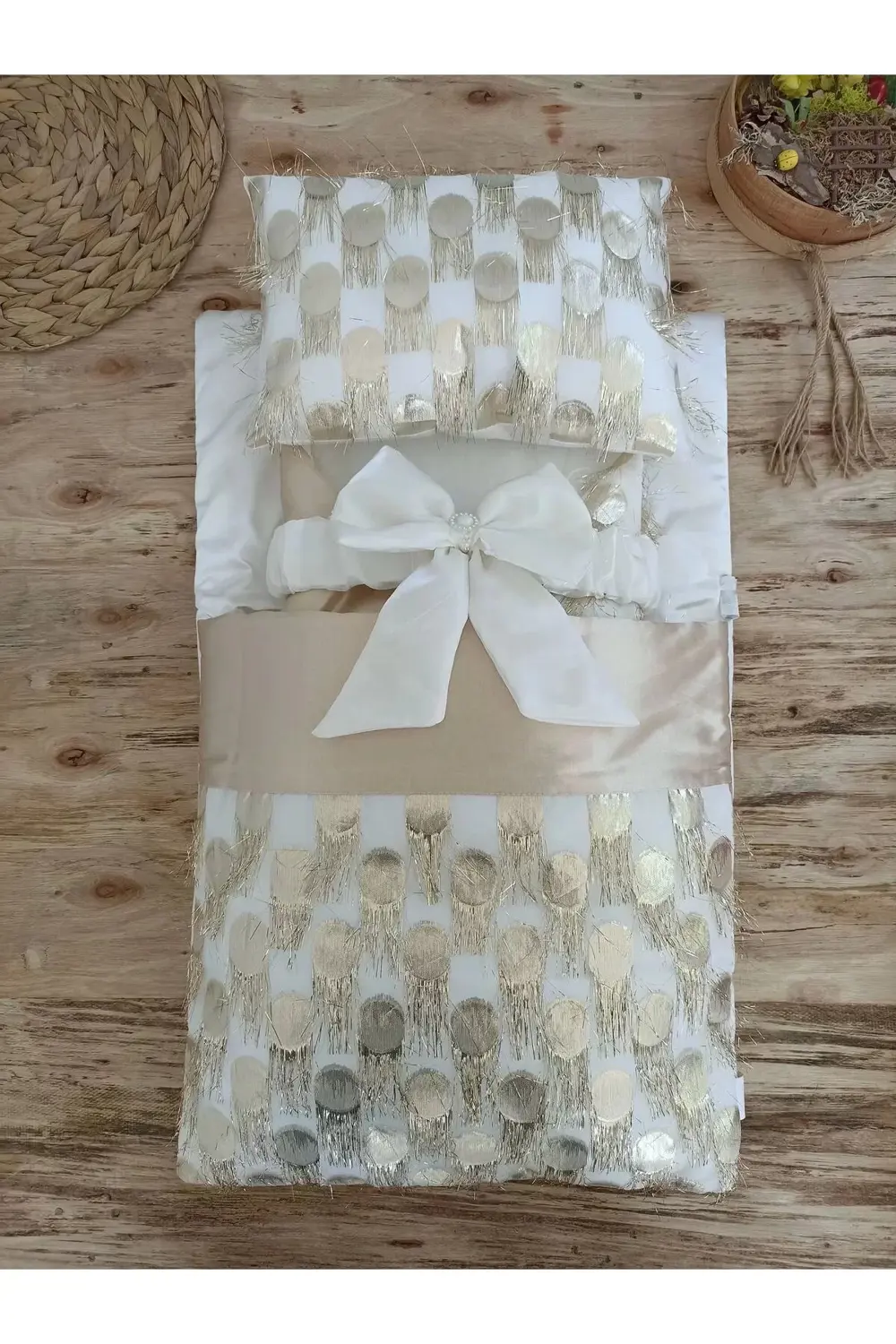 Yenidoğan İzmir İncisi Tül İşlemeli Pamuklu Fiyonklu Kundaklı Lük