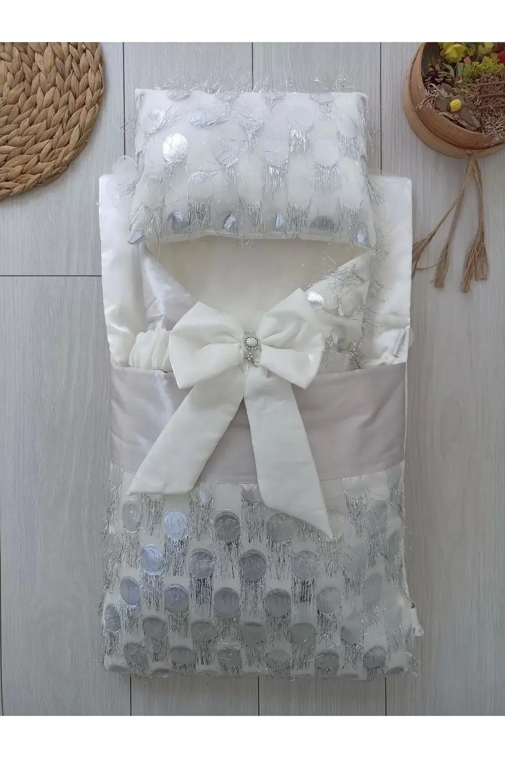 Yenidoğan İzmir İncisi Tül İşlemeli Pamuklu Fiyonklu Kundaklı Lük