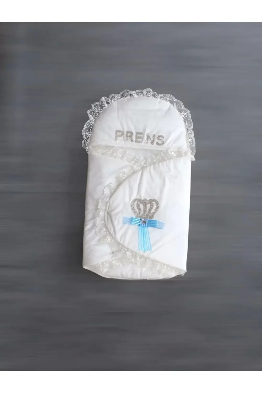 Yenidoğan Kral Taç Nakışlı Kundak Erkek Bebek Battaniyesi Ekru