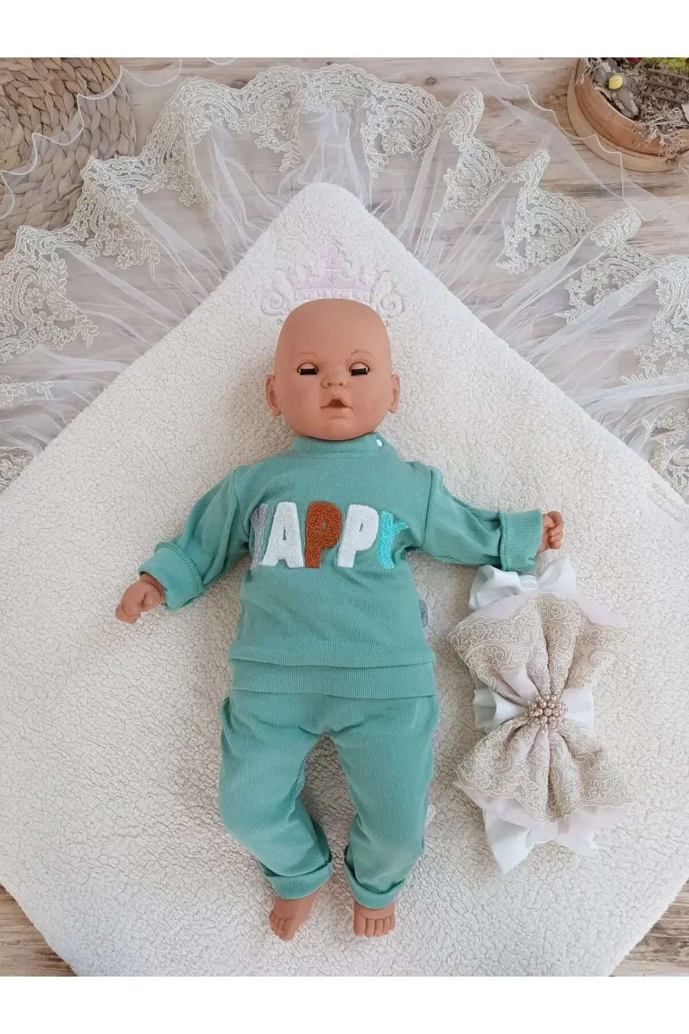 Yenidoğan Kuzulu Taç Nakış Güpürlü Fiyonklu Duvaklı Prizma Taş Un Yenidoğan Kuzulu Taç Nakış Güpürlü Fiyonklu Duvaklı Prizma Taş Un