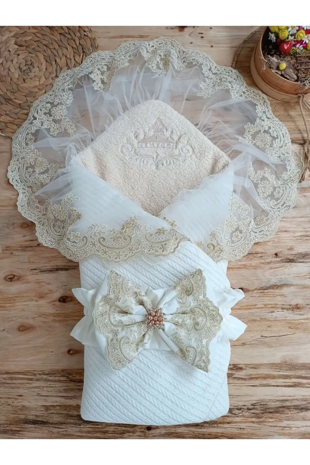 Yenidoğan Kuzulu Taç Nakış Güpürlü Fiyonklu Duvaklı Prizma Taş Un