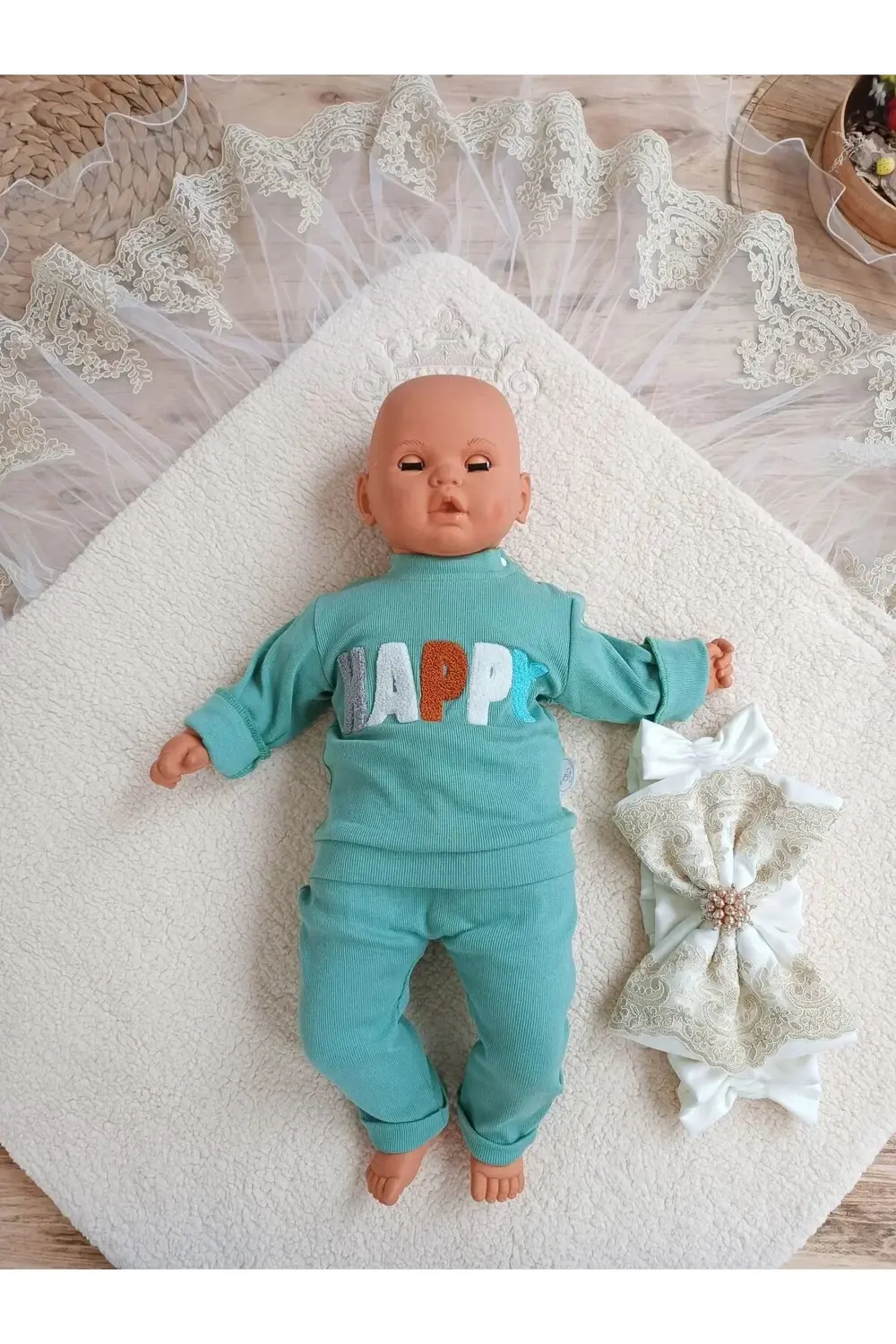 Yenidoğan Kuzulu Taç Nakış Güpürlü Fiyonklu Duvaklı Prizma Taş Un Yenidoğan Kuzulu Taç Nakış Güpürlü Fiyonklu Duvaklı Prizma Taş Un