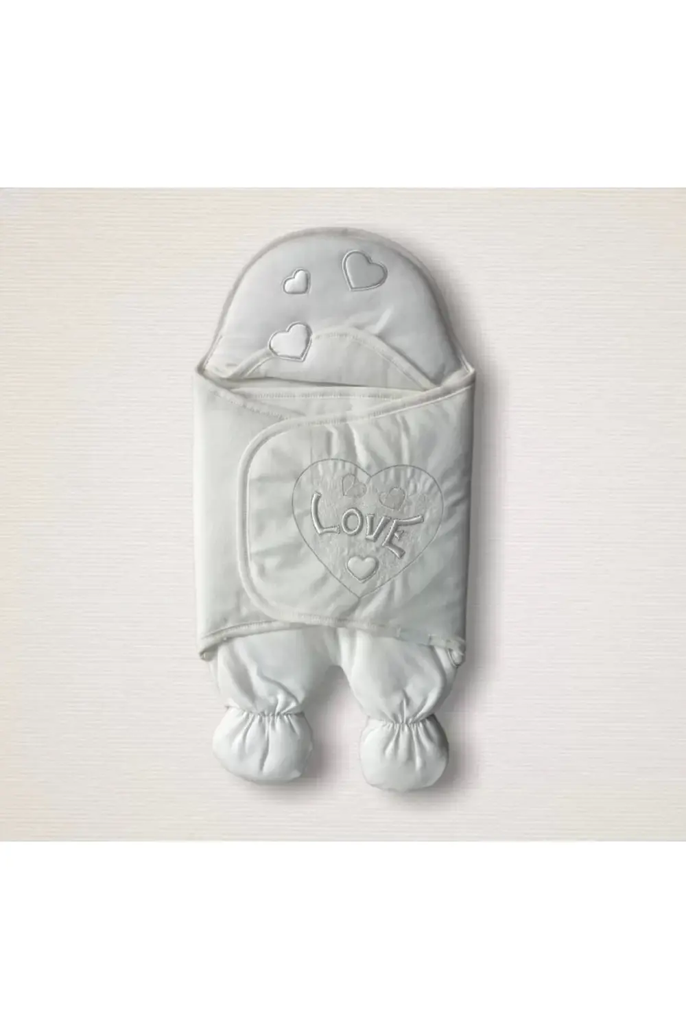 Yenidoğan Lüks Üç Kalp Love Nakışlı Kız Bebek Ayaklı Kundak Bebek