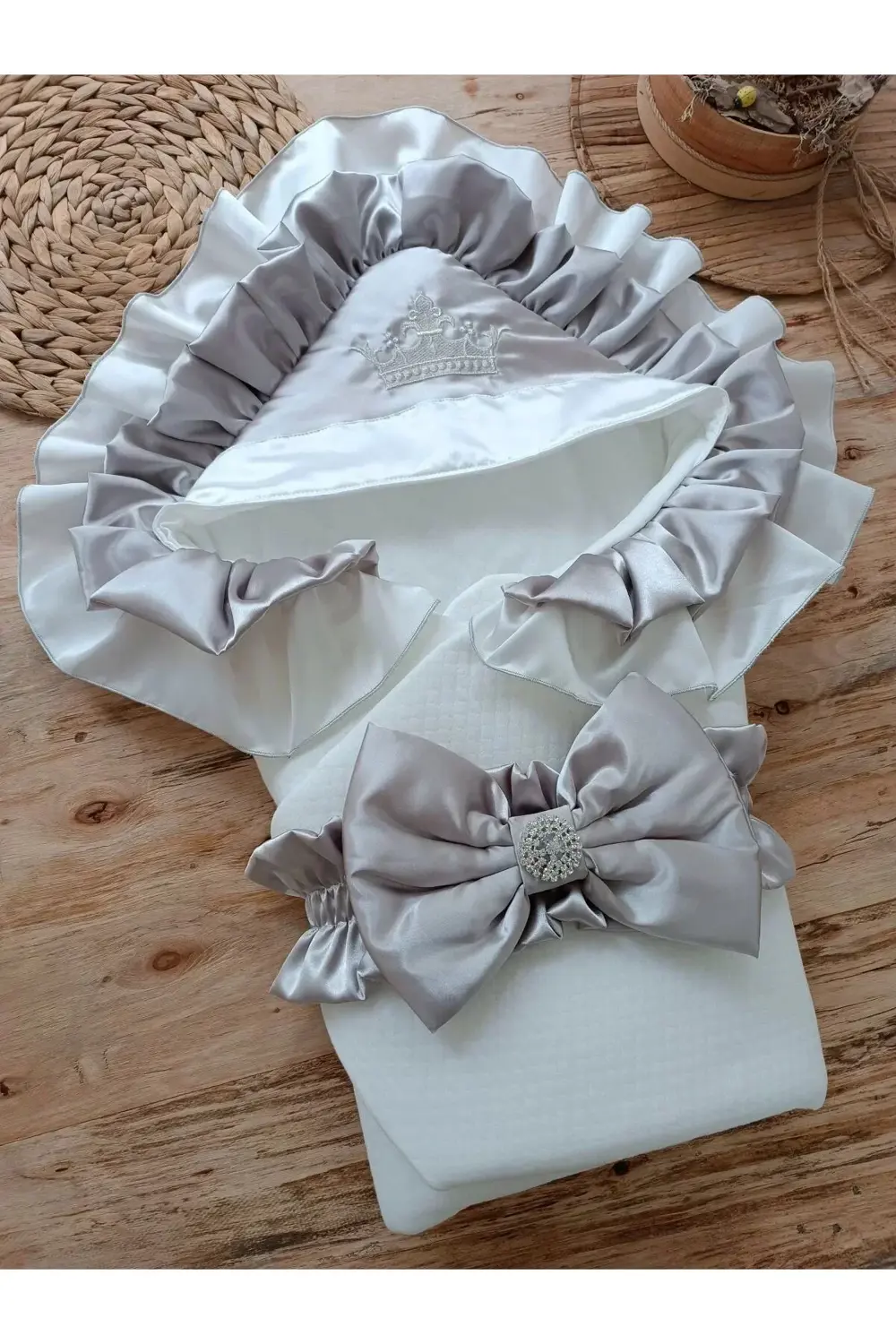 Yenidoğan Mehtap Lüks Kelebek Taç Nakışlı Bebek Battaniyesi Kunda