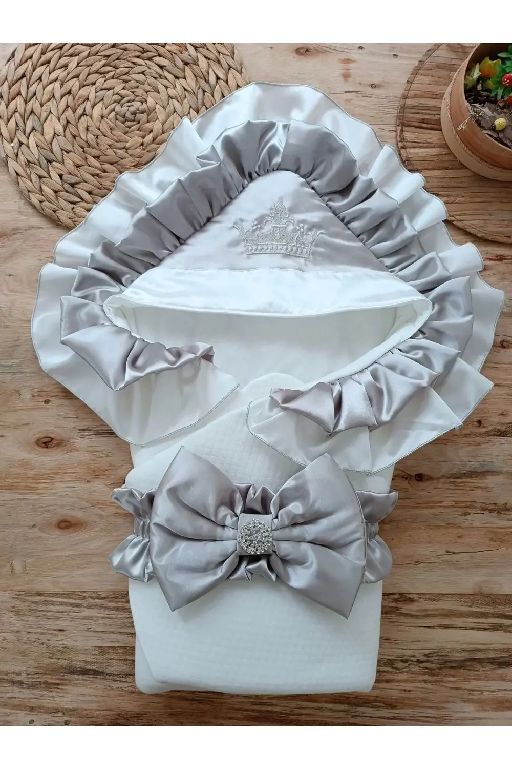 Yenidoğan Mehtap Lüks Kelebek Taç Nakışlı Bebek Battaniyesi Kunda