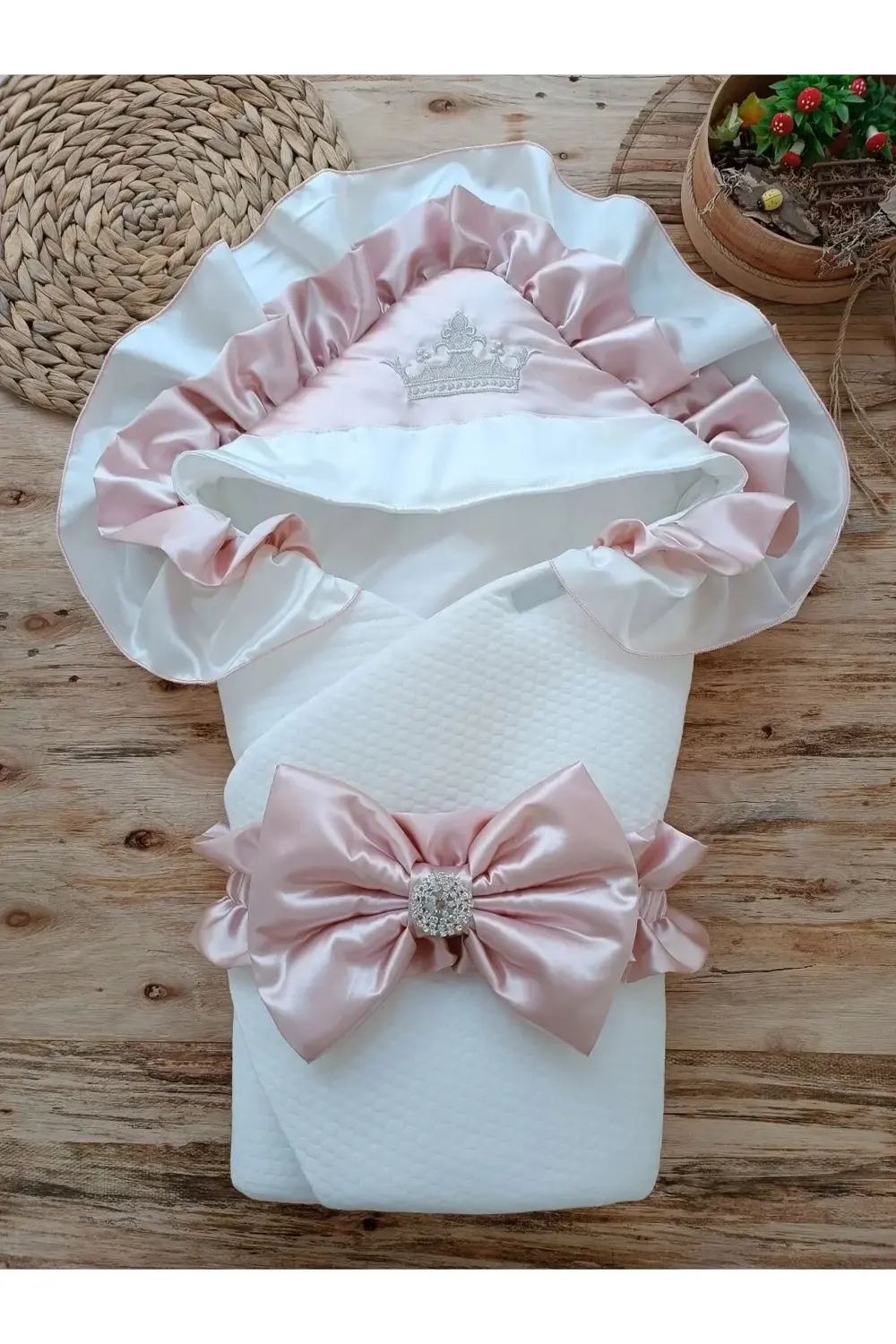 Yenidoğan Mehtap Lüks Kelebek Taç Nakışlı Bebek Battaniyesi Kunda