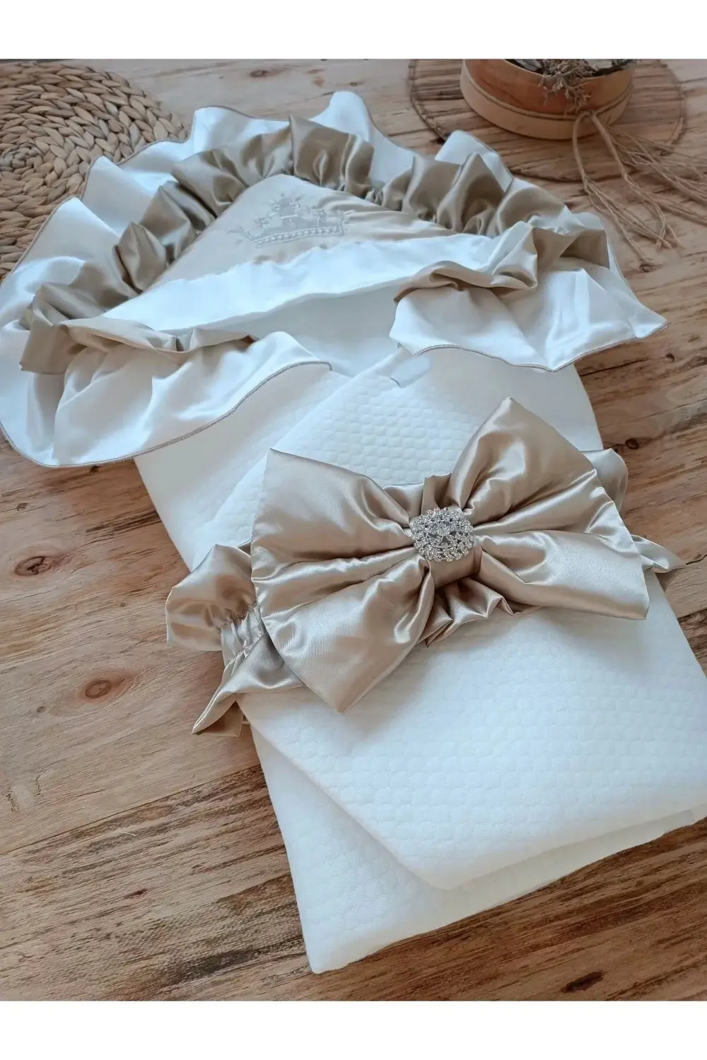 Yenidoğan Mehtap Lüks Kelebek Taç Nakışlı Bebek Battaniyesi Kunda