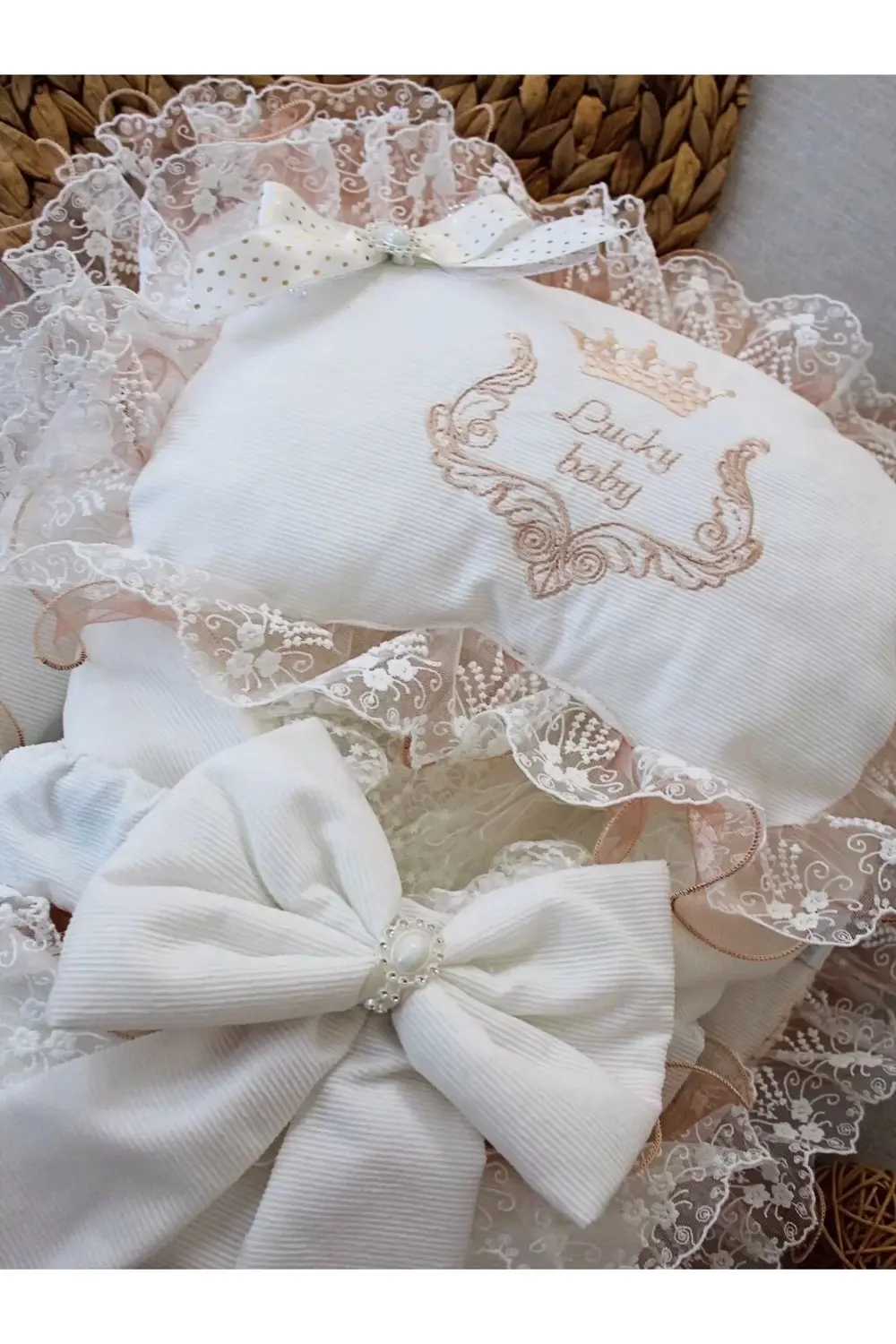 Yenidoğan Nil Taç Nakışlı Kundaklı Trilüks 3lü Alt Açma Seti Bej