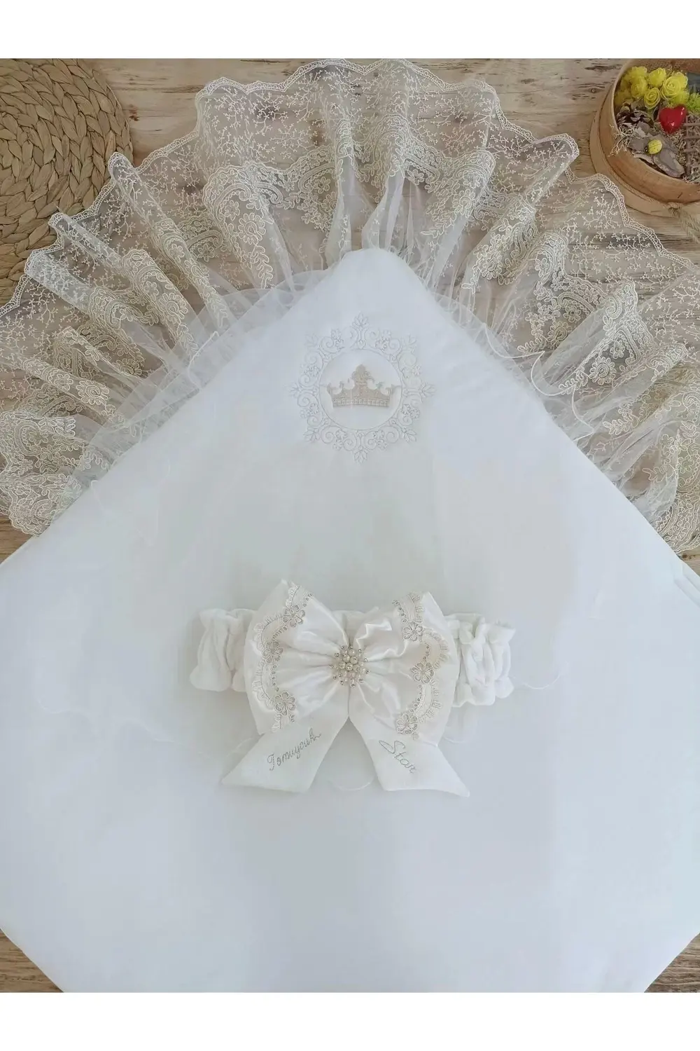 Yenidoğan Sahra Taç Nakışlı Plazma Taşlı Güpürlü Fiyonklu Duvaklı