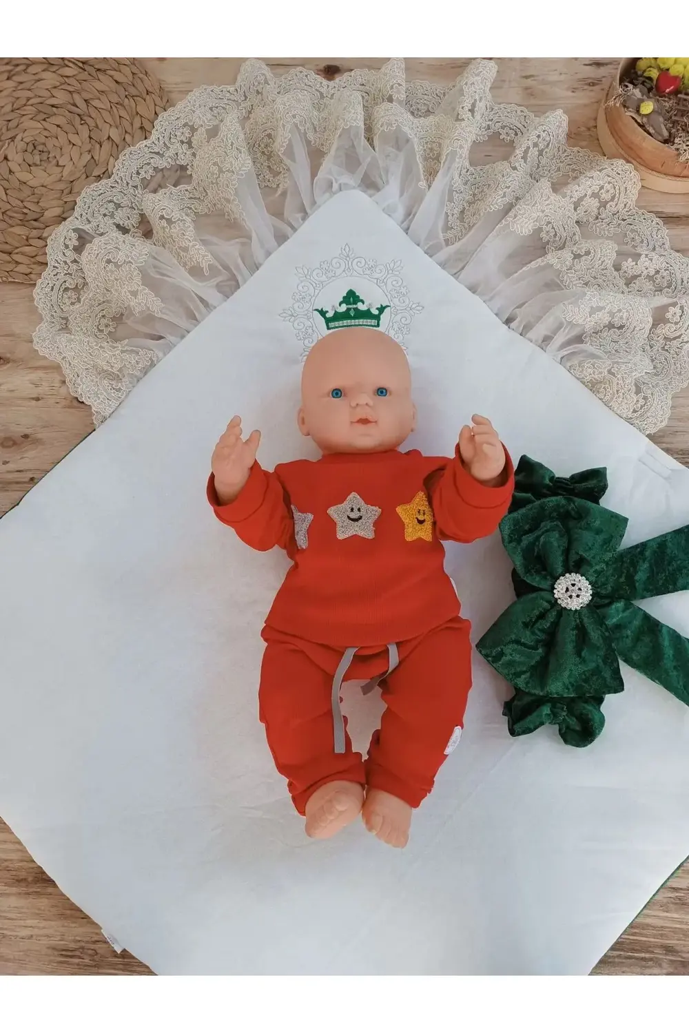 Yenidoğan Saray Kadife Taç Nakışlı İnci Fiyonklu Çift Dantel Duva