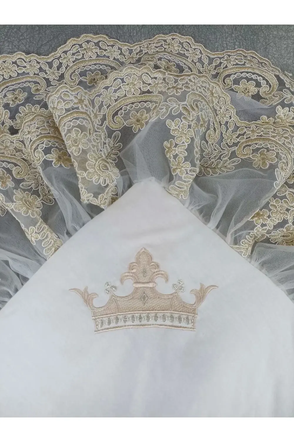 Yenidoğan Saray Kadife Taç Nakışlı İnci Fiyonklu Çift Dantel Duva