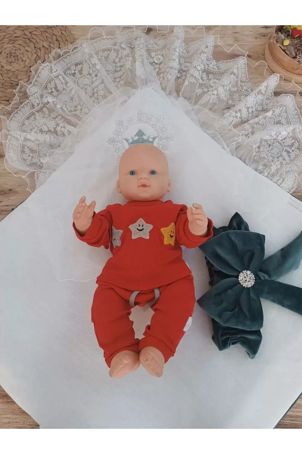 Yenidoğan Saray Kadife Taç Nakışlı İnci Fiyonklu Dantel Duvak Tri