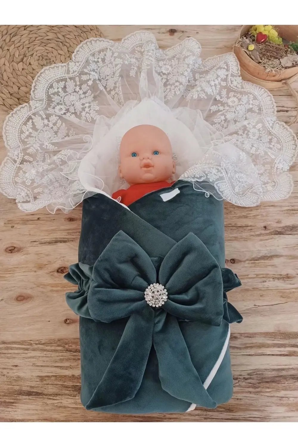 Yenidoğan Saray Kadife Taç Nakışlı İnci Fiyonklu Dantel Duvak Tri