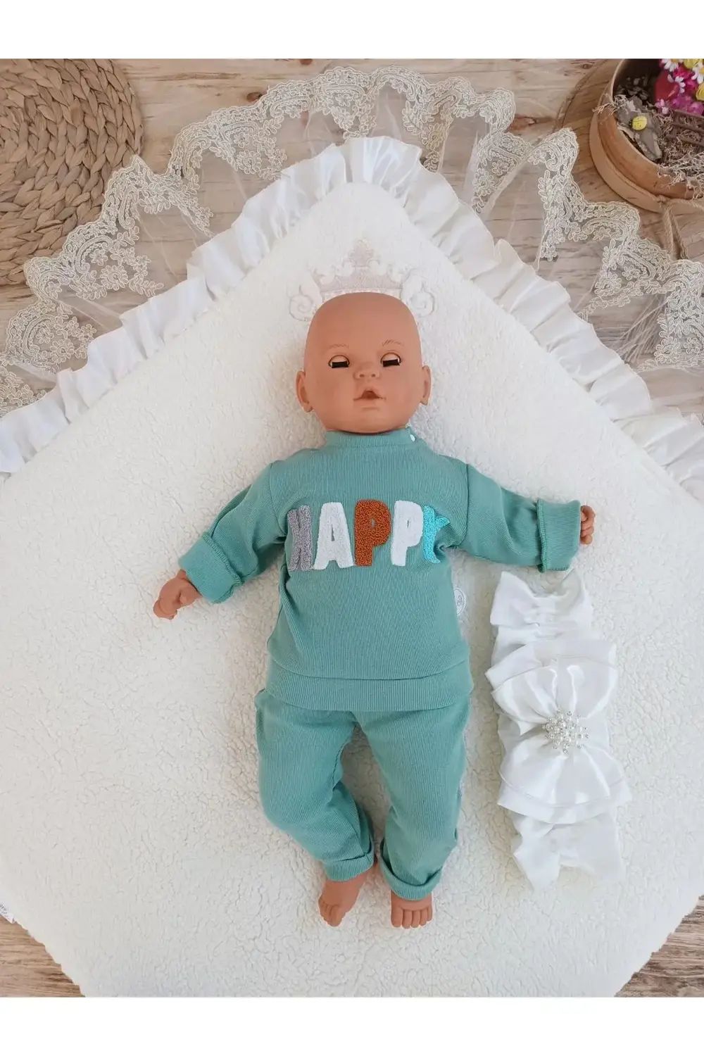 Yenidoğan Wool Yün Kumaş Taç Nakışlı Güpür Duvaklı Fiyonk Prizma