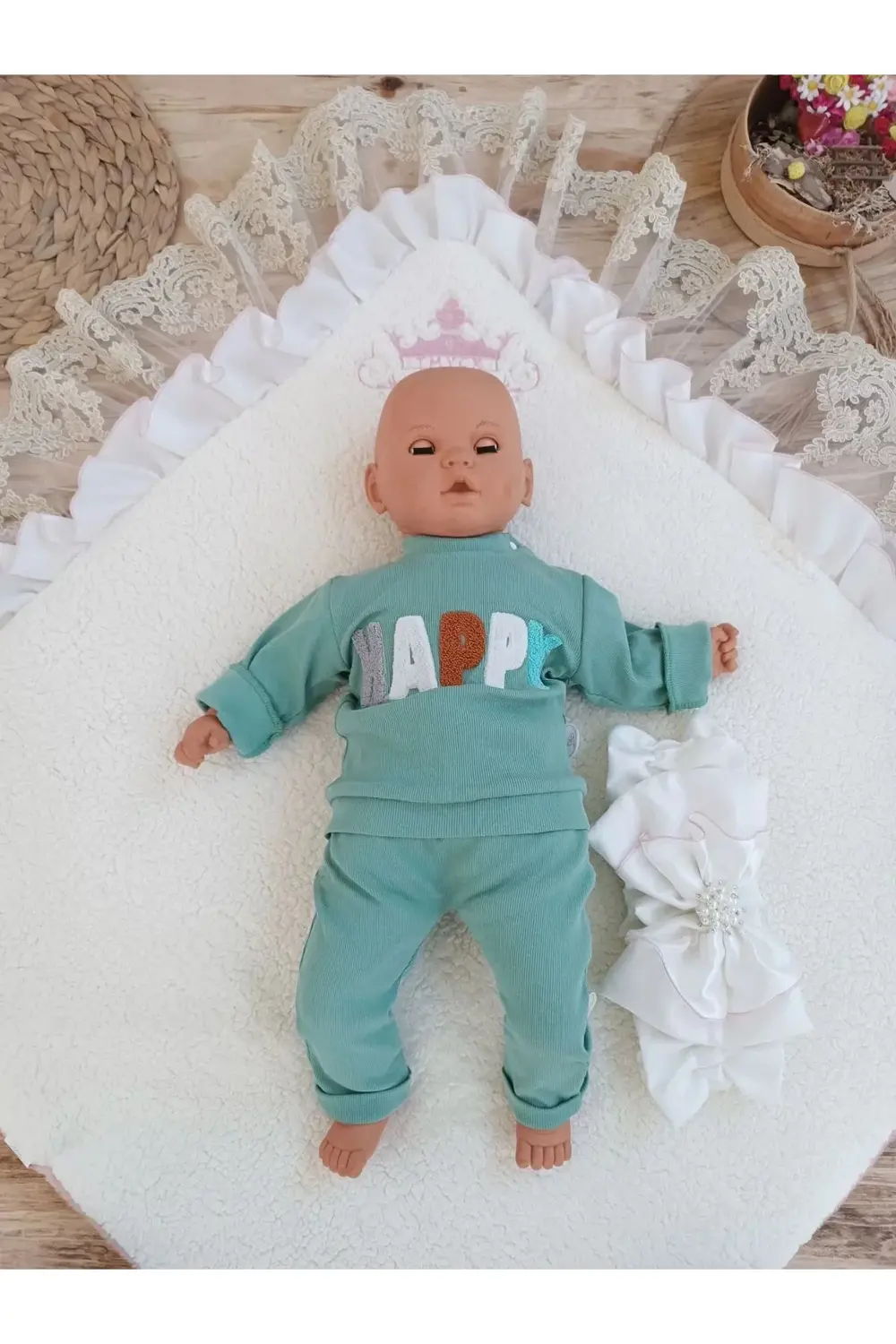 Yenidoğan Wool Yün Kumaş Taç Nakışlı Güpür Duvaklı Fiyonk Prizma