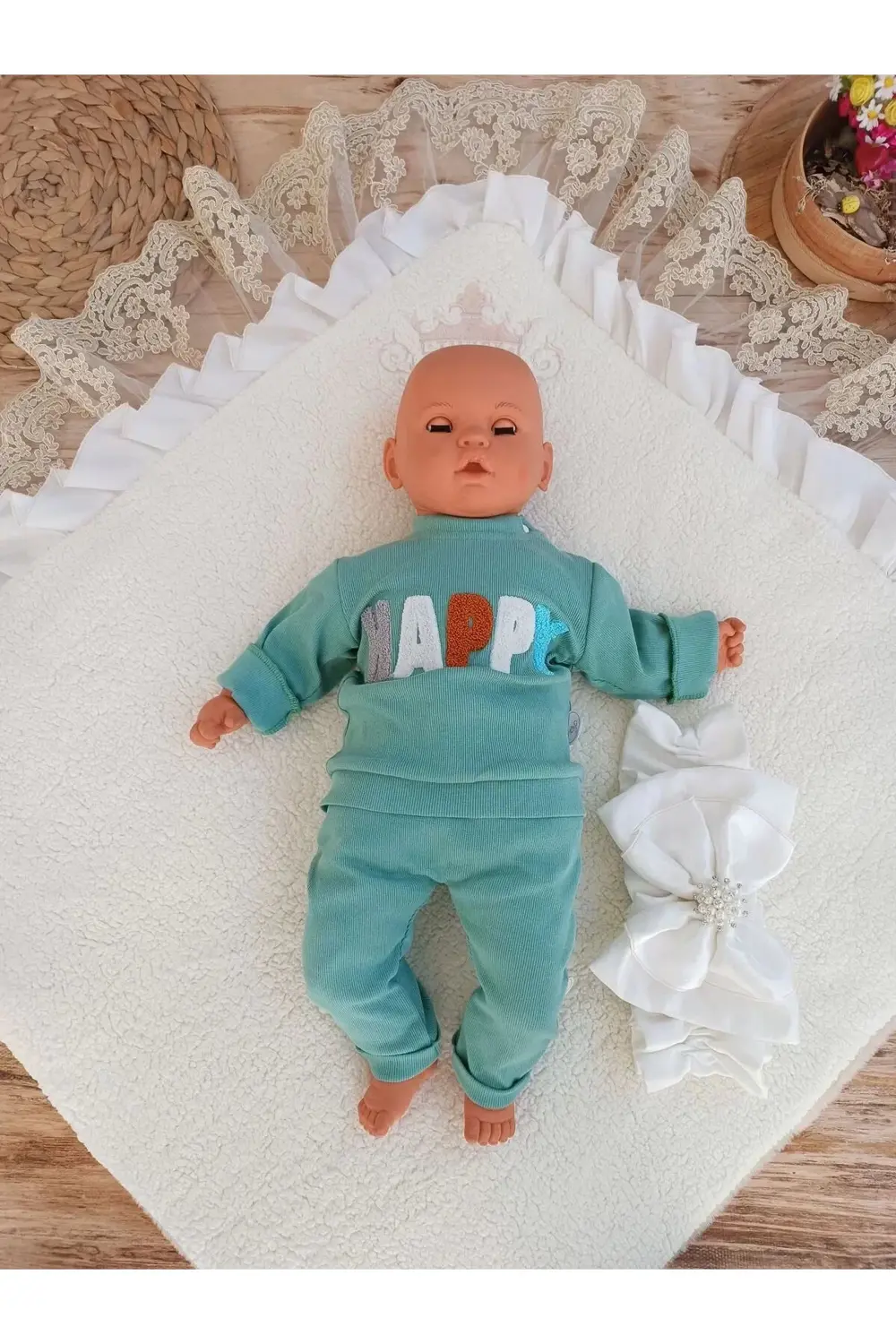 Yenidoğan Wool Yün Kumaş Taç Nakışlı Güpür Duvaklı Fiyonk Prizma Yenidoğan Wool Yün Kumaş Taç Nakışlı Güpür Duvaklı Fiyonk Prizma