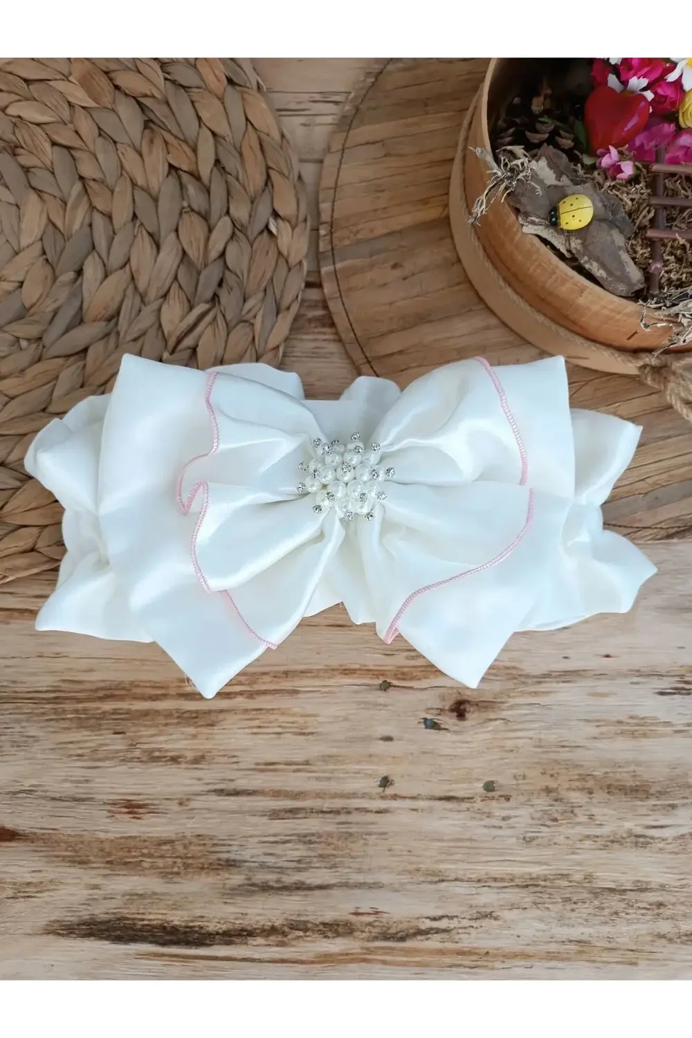 Yenidoğan Wool Yün Kumaş Taç Nakışlı Güpür Duvaklı Fiyonk Prizma