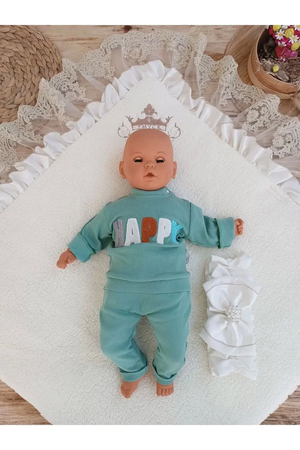 Yenidoğan Wool Yün Kumaş Taç Nakışlı Güpür Duvaklı Fiyonk Prizma