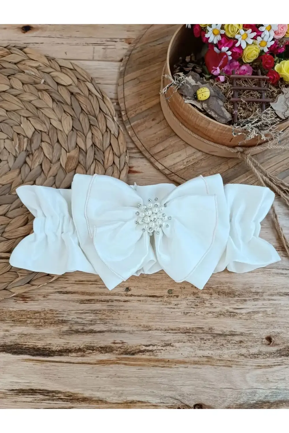 Yenidoğan Wool Yün Kumaş Taç Nakışlı Güpür Duvaklı Fiyonk Prizma