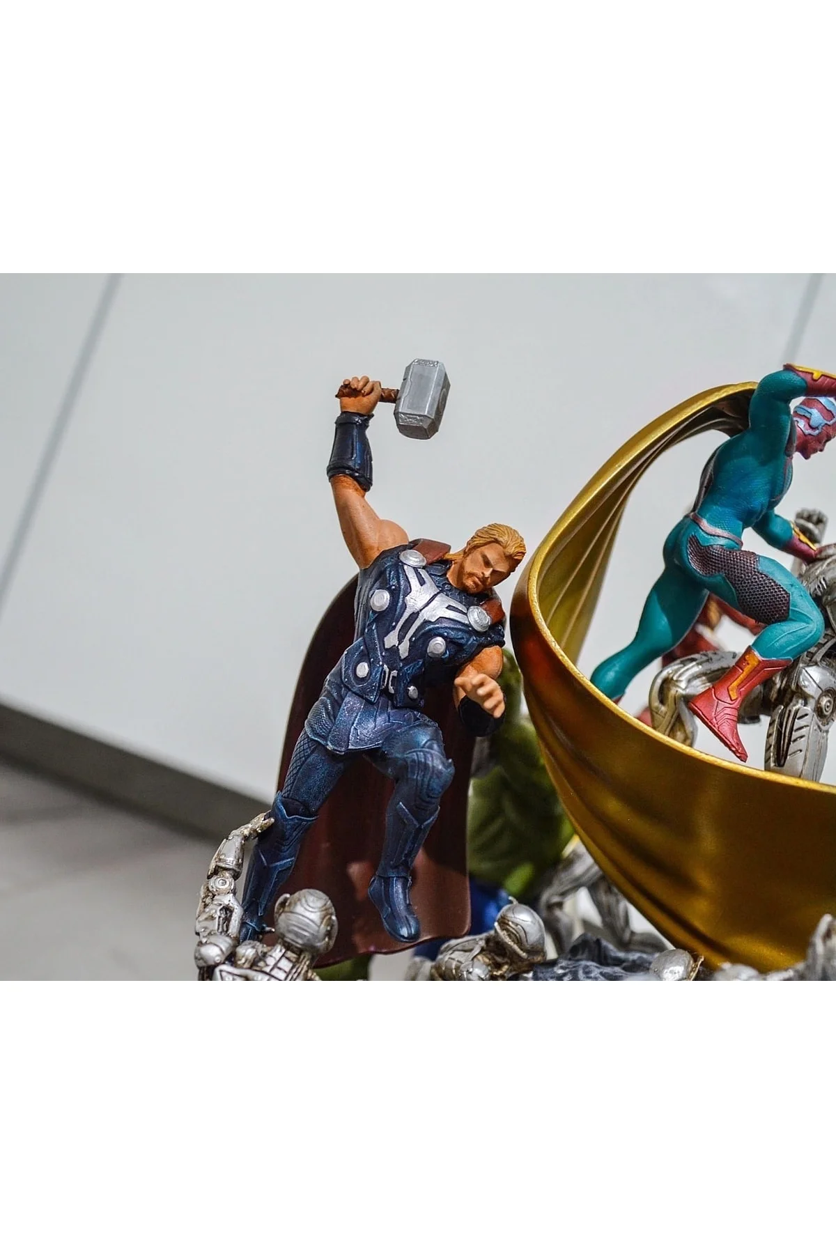 Yenilmezler Marvel Avengers Ultron Çağı Boyalı Figür 40 Cm (mega Boy)