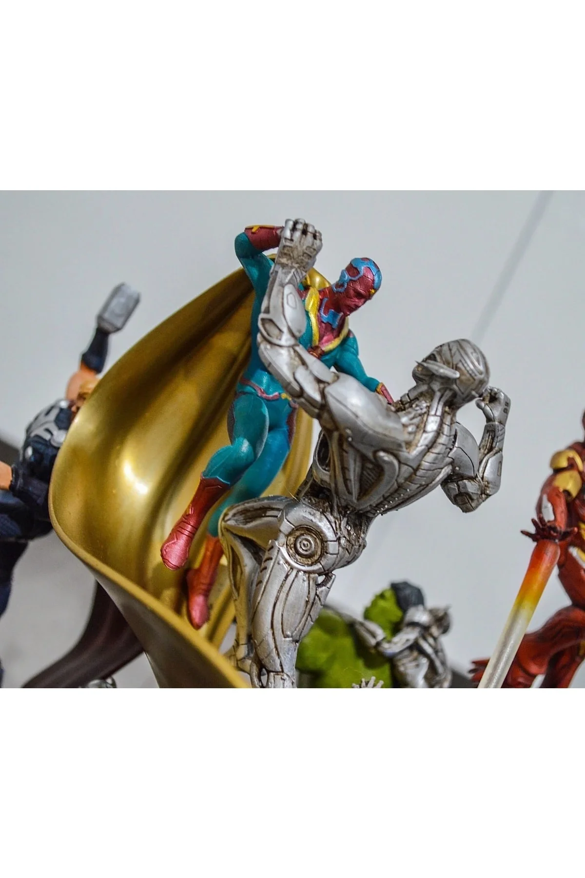 Yenilmezler Marvel Avengers Ultron Çağı Boyalı Figür 40 Cm (mega Boy)