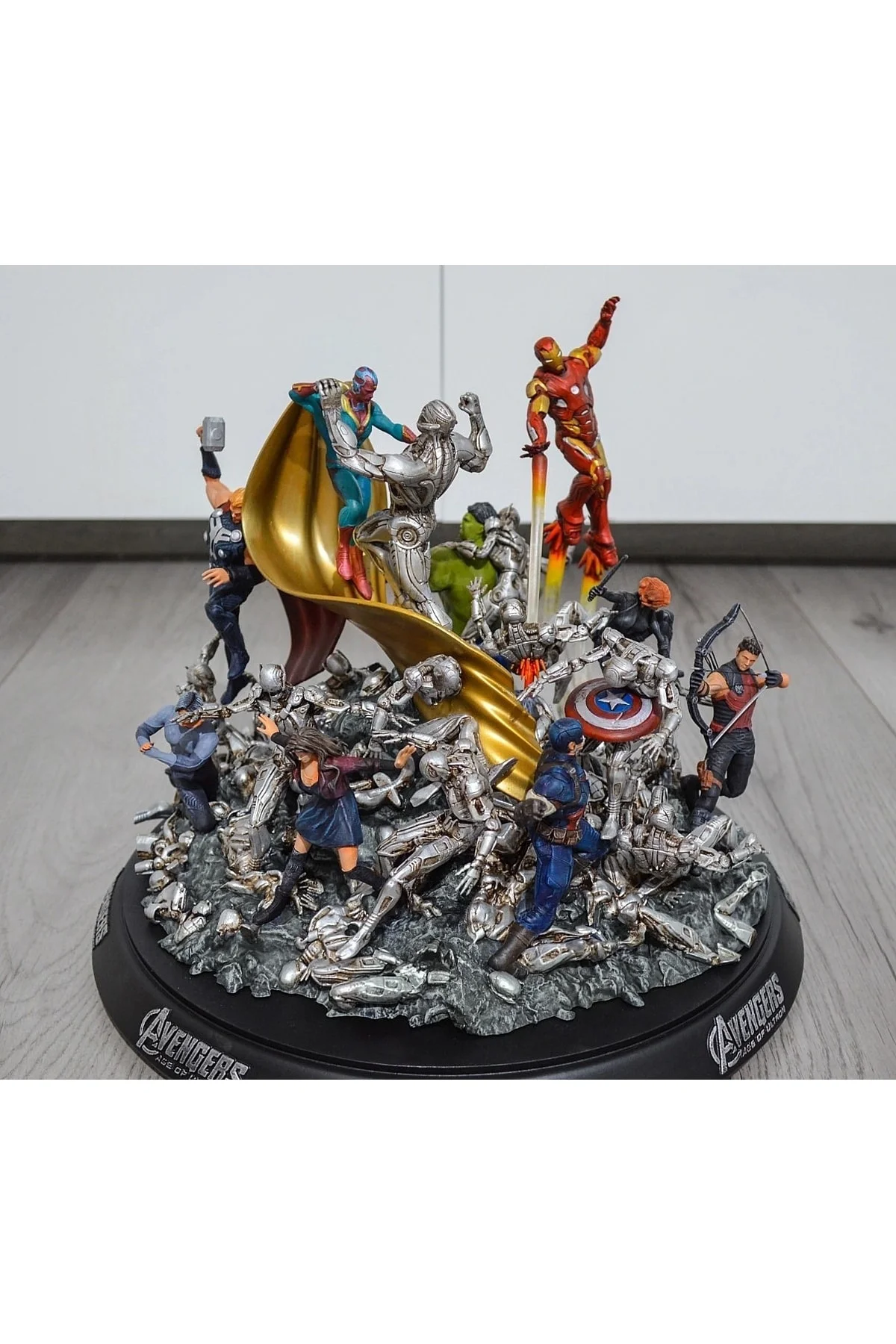 Yenilmezler Marvel Avengers Ultron Çağı Boyalı Figür 40 Cm (mega Boy)